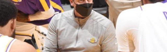 百家乐规则-沃格尔主动为韦少背锅 残阵湖人明日期待狙击太阳