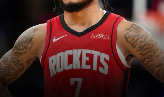 游戏玩法-火记：惠特莫尔对出场时间不满，未能满足乌度卡要他以团队为重的要求